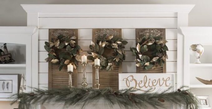 Christmas mantle decoration