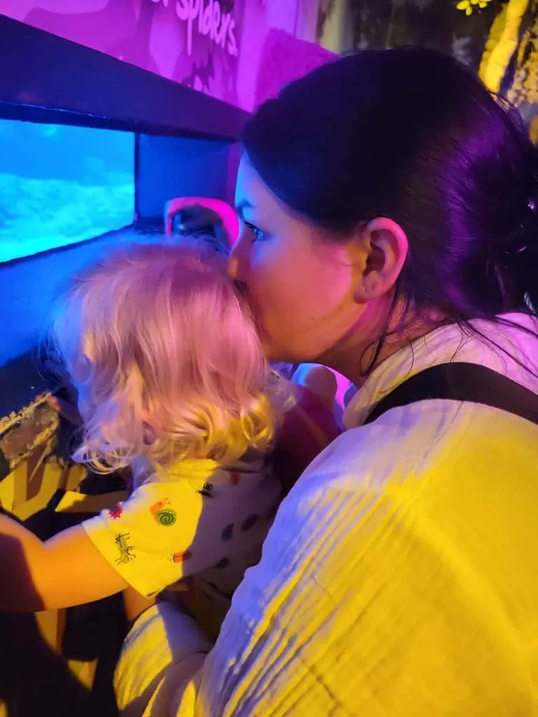 Powerful Positive Parenting; Public Displays of Affection - Let Them See You Kiss 16 public displays of affection